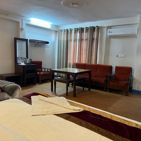 Hotel Silver Jubilee Kathmandu Esterno foto