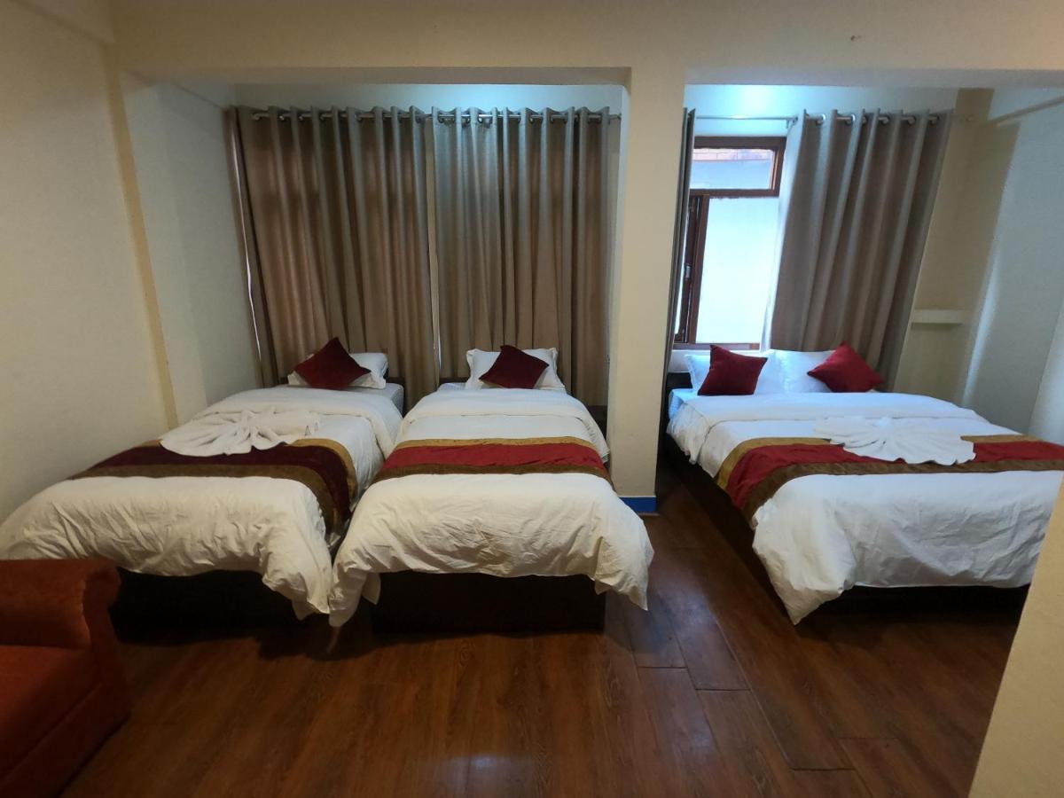 Hotel Silver Jubilee Kathmandu Esterno foto