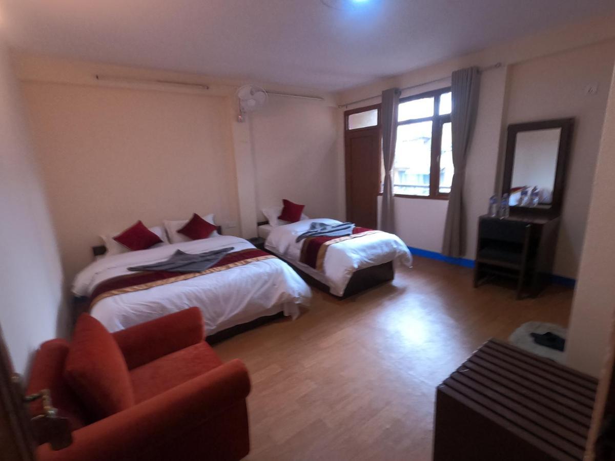 Hotel Silver Jubilee Kathmandu Esterno foto